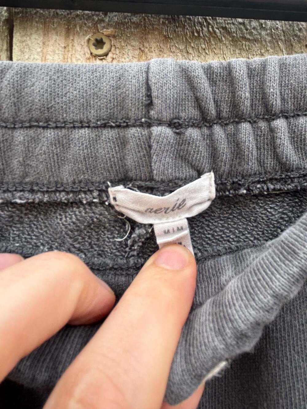Aerie Low Rise Pintuck Skater Pant Grey Sweats - Picture 2 of 4